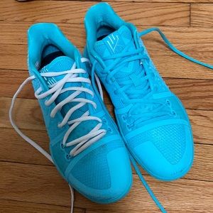 Rare vintage kyrie 3’s